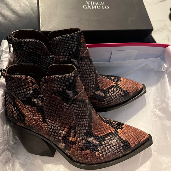 Vince Camuto Snakeskin Ankle boots - Picture 1 of 5